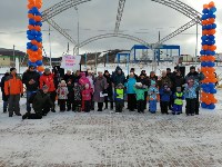 Мамы детсадовцев устроили хоккейную битву на главной площади Томари, Фото: 6