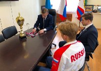 Министр спорта Сахалинской области встретился с чемпионом Европы по кендо, Фото: 1