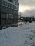 Вода подмывает дом в Александровске-Сахалинском, Фото: 1