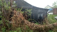 Горящий деревянный дом потушили в центре Южно-Сахалинска, Фото: 3
