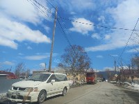 Провоцирует ДТП: местный житель устроил стоянку на дороге в Ново-Александровске, Фото: 2