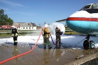 «Горящий» самолет и разлитое топливо потушили в аэропорту Южно-Сахалинска, Фото: 5