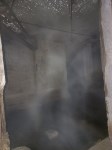 Из многоэтажки в Южно-Сахалинске валит густой пар, Фото: 2