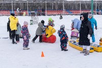Игра в снежки, хороводы и кёрлинг: Рождество отметили в городском парке Южно-Сахалинска, Фото: 13