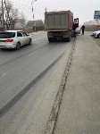 Очевидцев ДТП с участием грузовика и седана ищут в Южно-Сахалинске, Фото: 2