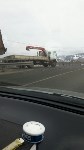 КамАЗ и кран-балка столкнулись в Южно-Сахалинске, Фото: 3