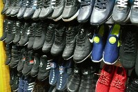Одежду и обувь изъяли в одной из торговых точек Корсакова, Фото: 2