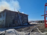 Крышу дома потушили пожарные в Пензенском, Фото: 2