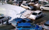 Неустановленный автомобиль врезался в Honda Airwave и скрылся с места ДТП в Южно-Сахалинске, Фото: 4