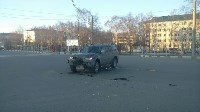 Две иномарки столкнулись в Южно-Сахалинске, Фото: 1