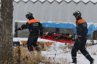 Застрявшего в автомобиле человека сахалинские спасатели вызволяли на скорость , Фото: 16