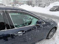 Очевидец разыскивает владельца авто, забывшего закрыть в метель окно, Фото: 2