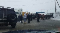 Несколько тонн рыбы затруднили движение по автодороге Южно-Сахалинск – Оха, Фото: 4