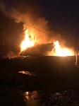 12 пожарных тушили полыхающую в Тымовском баню, Фото: 3