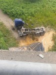 Фура вылетела с моста на Сахалине, водитель погиб, Фото: 7