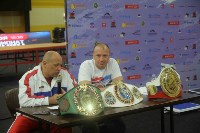 Перед турниром по кикбоксингу на Сахалине спортсмены померились взглядом с соперниками, Фото: 5