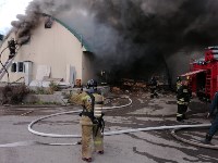 Пожар на оптовой базе в Южно-Сахалинске, Фото: 6