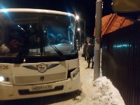  Мусоровоз залетел на стройку после столкновения с рейсовым автобусом в Дальнем, Фото: 5