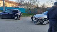 Очевидцы: пьяный водитель врезался в припаркованные автомобили в Южно-Сахалинске, Фото: 4