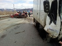 Мужчина погиб при столкновении "Жигулей" и грузовика в Южно-Сахалинске, Фото: 5