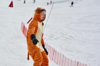 Полсотни сахалинцев разделись, чтобы спуститься на лыжах и сноубордах с «Горного воздуха», Фото: 78