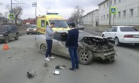 Пикап и седан столкнулись на улице Железнодорожной в Южно-Сахалинске , Фото: 1