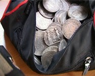 Мужчину, продававшего на Сахалине подделки под старинные монеты, задержали в Хабаровске, Фото: 2