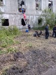 Семеро человек оказались под завалами заброшенного здания в Поронайске, Фото: 2