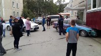 Пьяный водитель на угнанном автомобиле врезался в балкон дома в Южно-Сахалинске, Фото: 4