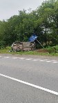 На Сахалине кроссовер вылетел с трассы и снёс дорожный знак, Фото: 3