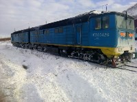 Внедорожник и поезд столкнулись в Холмском районе, Фото: 1