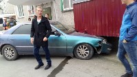Пьяный водитель на угнанном автомобиле врезался в балкон дома в Южно-Сахалинске, Фото: 5