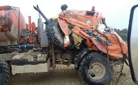 На севере Сахалина опрокинулся грузовик с нефтью, Фото: 2