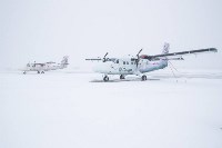 Аэропорт Южно-Сахалинска занесло снегом, Фото: 1