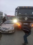 Очевидцев столкновения седана и самосвала ищут в Южно-Сахалинске, Фото: 10