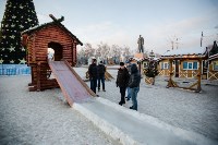 Самый большой в Южно-Сахалинске каток закрыли после открытия, Фото: 2