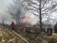 На Сахалине горят дома в СНТ «Ландыш», Фото: 6