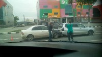 Пьяный водитель Mazda Bongo врезался в стену торгового центра в Южно-Сахалинске, Фото: 3