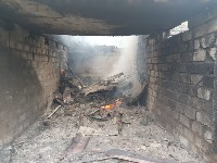 Пожар в Холмске усилился и угрожает действующим гаражам, Фото: 2