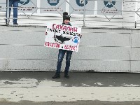 Десятки сахалинцев вышли на одиночные пикеты ради спасения косаток , Фото: 6