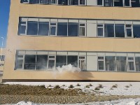 Больше 600 человек эвакуировали из средней школы в Долинске, Фото: 3
