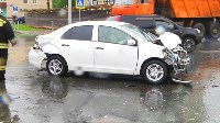 Toyota Belta врезалась в скорую помощь в Южно-Сахалинске, Фото: 10