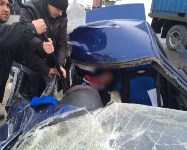 Легковушка и большегрузный автомобиль столкнулись в районе Чапланово, Фото: 3