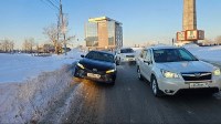 Очевидцев столкновения грузовика и седана ищут в Южно-Сахалинске, Фото: 1