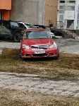 Паркуюсь как хочу: автохам в Южно-Сахалинске "укатал" газон во дворе дома, Фото: 3