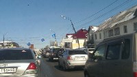 Растяжку над дорогой снесла кран-балка в Южно-Сахалинске, Фото: 2