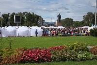 Более тысячи южносахалинцев привлек огромный бутерброд с икрой, Фото: 16