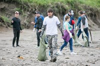 Полторы тысячи мешков мусора вывезли волонтеры с невельского пляжа, Фото: 12