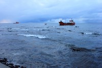 Севший на мель у берегов Невельска танкер "Надежда" не подавал сигнала бедствия, Фото: 7