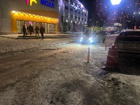 Очевидцев ДТП у торгово-развлекательного центра ищут в Южно-Сахалинске, Фото: 5